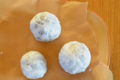 Bolitas de dátil recubiertas de manteca de coco