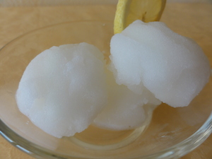 Bolas de sorbete de limón