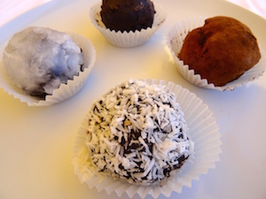 Trufas hechas con dátil y algarroba