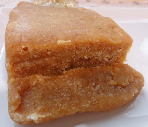 Turrón de coco con dátiles